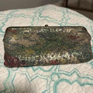 The perfect wallet/clutch to use for a night on the town